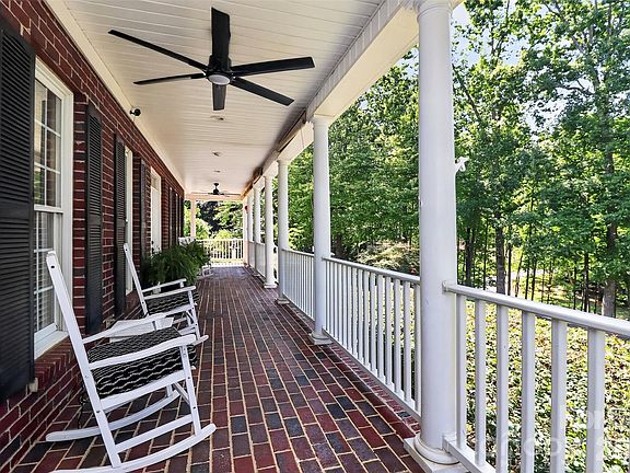 4th image of 4904 Steepleton Way