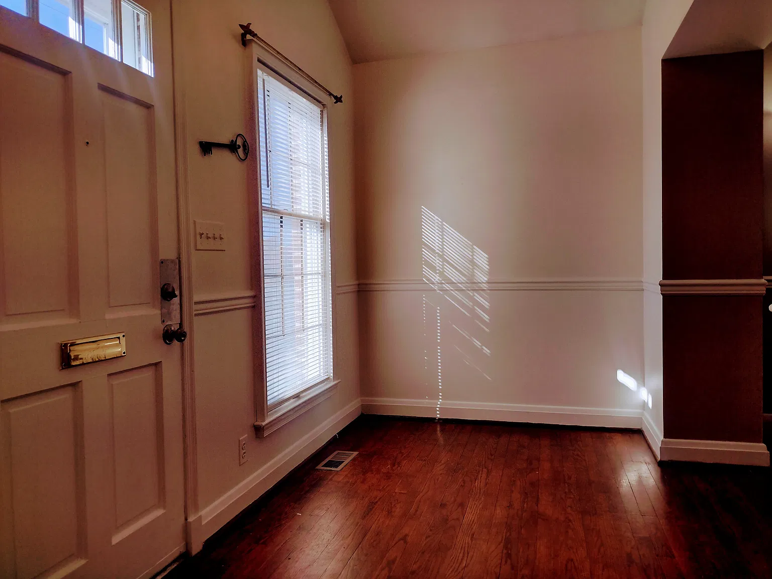 3 bed, 2.5 bath, 1861 sqft, $2,000 — Photo 4