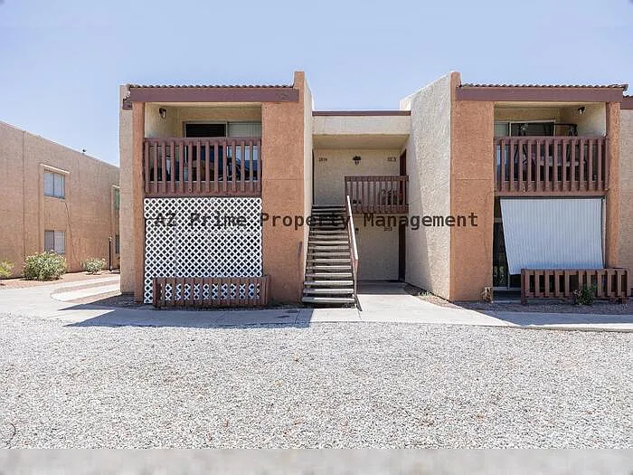 2 bed, 1.0 bath, 792 sqft, $1,495 — Photo 2
