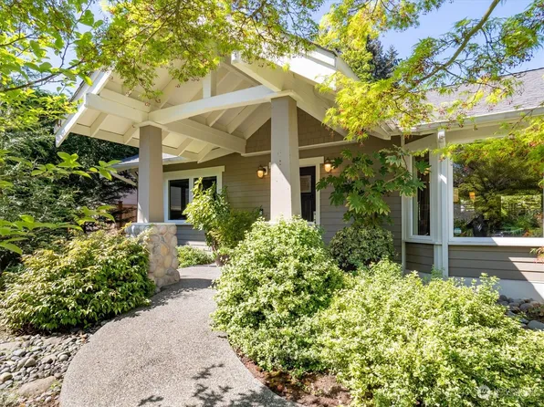 1425 105th Avenue SE, Bellevue, WA 98004