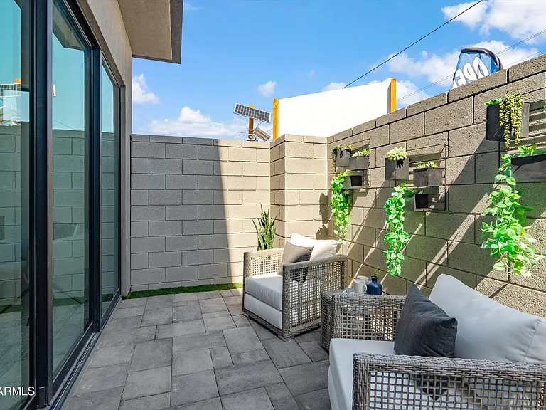 377 E Windsor Ave #4 — Photo 23