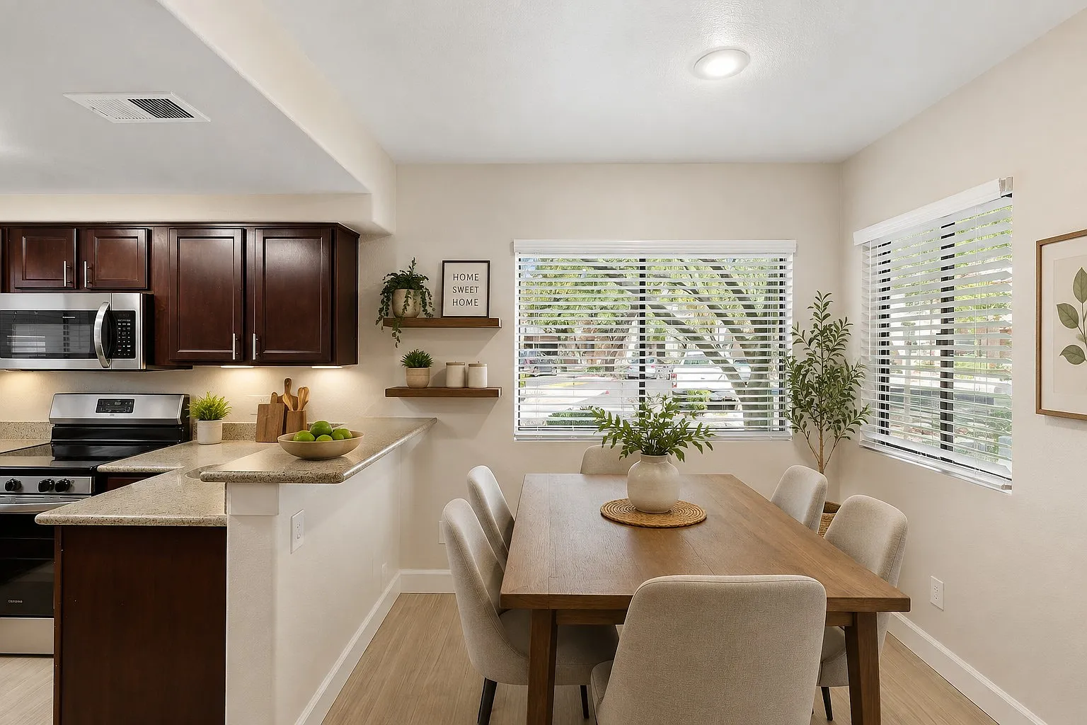 Scottsdale Highlands Apartments — Photo 3