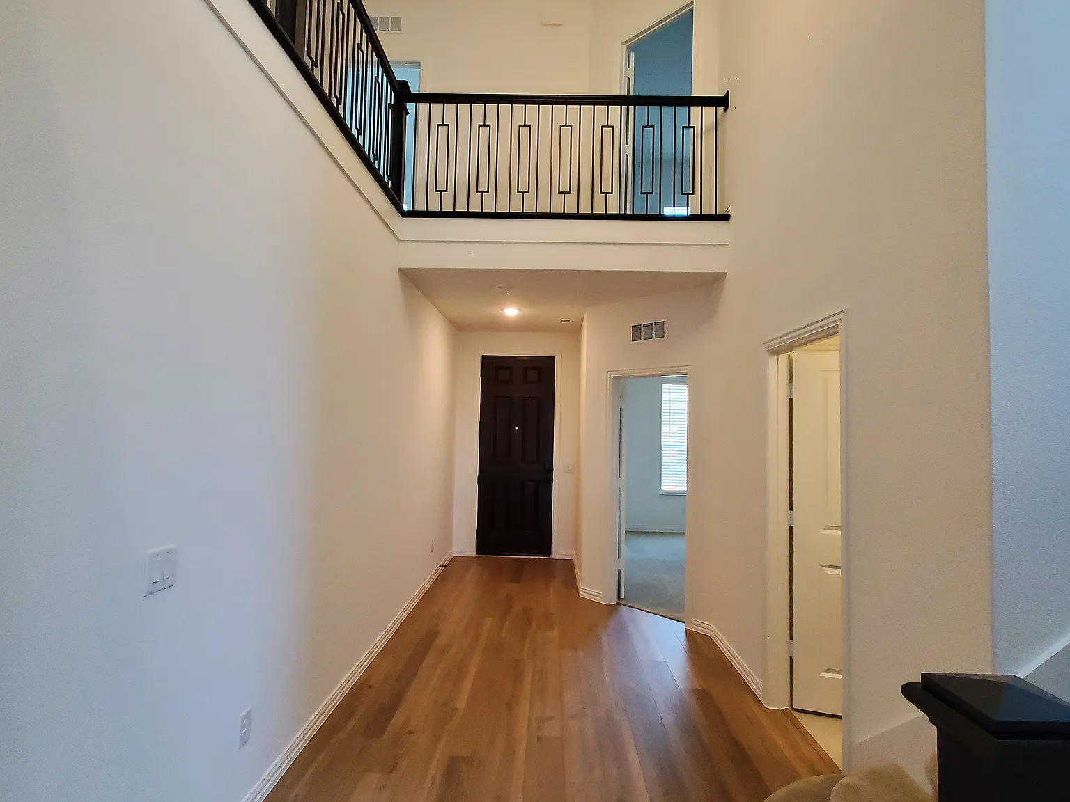 5 bed, 3303 sqft, $3,750 — Photo 4