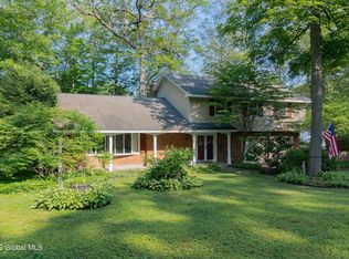 1371 Ruffner Ct, Niskayuna, NY 12309