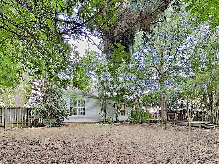 451 Bellingham Dr — Photo 18