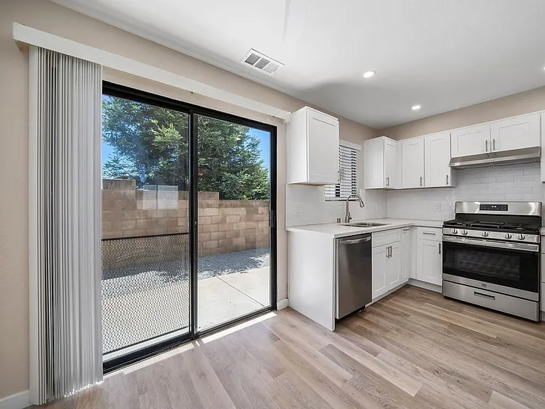 180 Brisco Rd — Photo 16