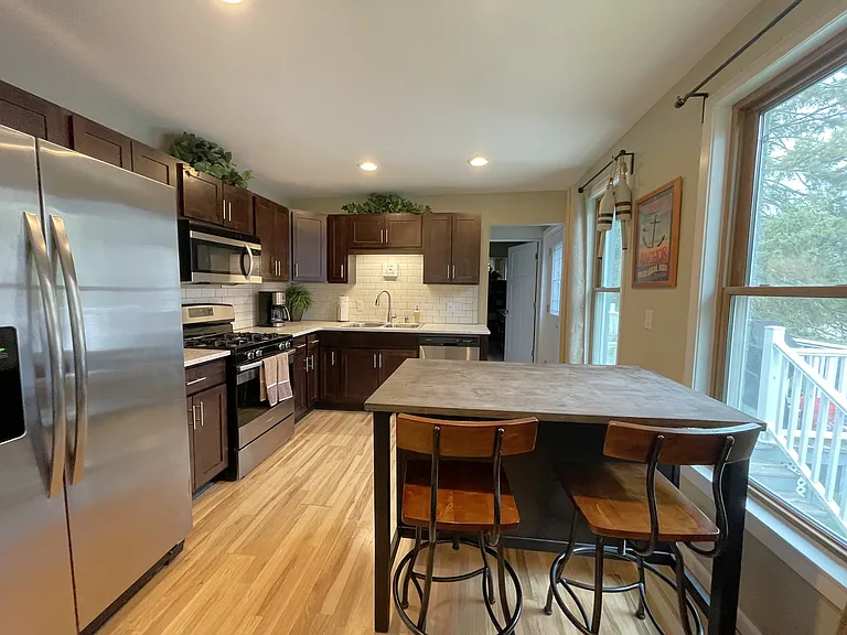 609 Water St — Photo 6
