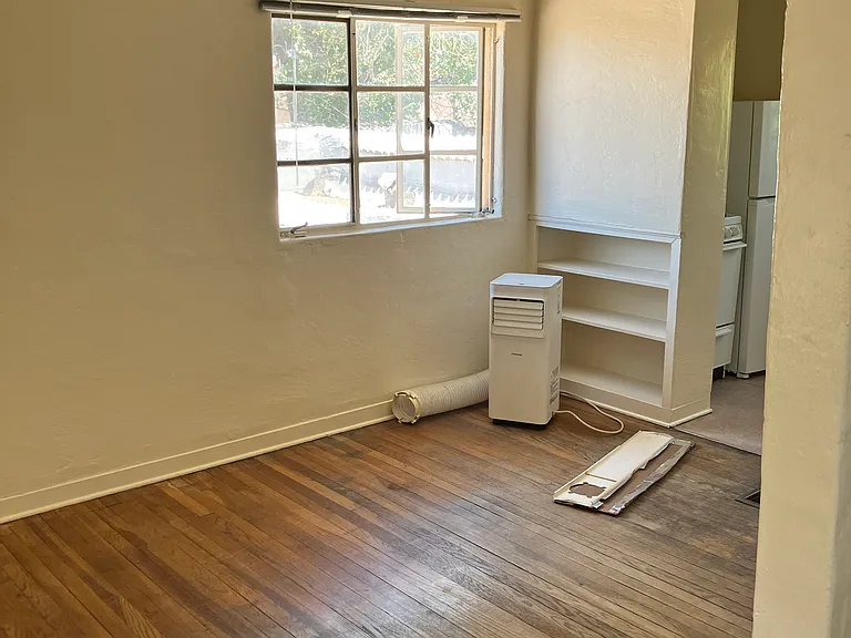112 Mesa St SE #1/2 — Photo 7