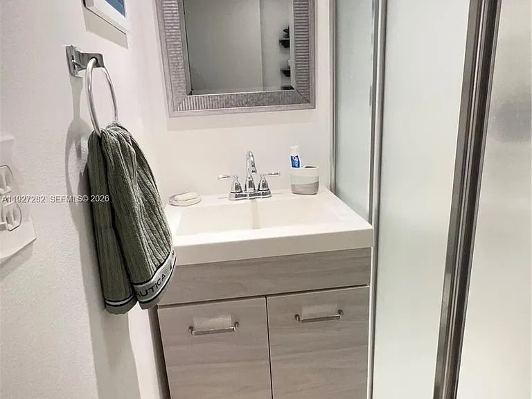 4740 NW 21st St #4-P — Photo 8