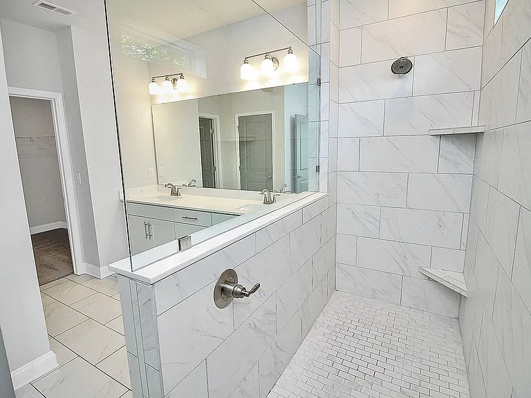 2536 Barry St — Photo 18