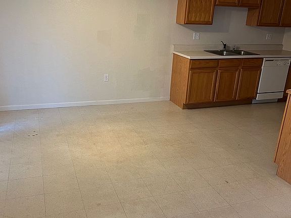 2nd image of 631 Scottsvale Dr APT D
