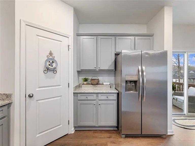 680 Groover St — Photo 13