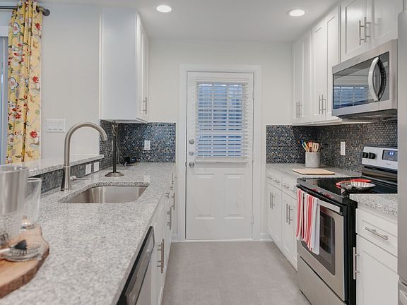 4th image of 601 Cypress Station Dr APT 305