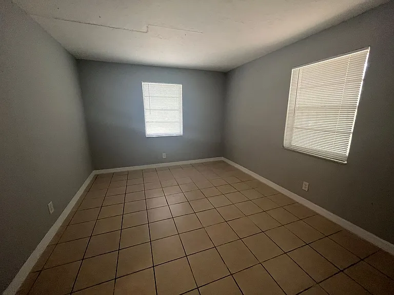 1100 Henrietta Ave — Photo 12