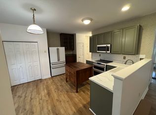 14190 Country Club Dr, Ashland, VA 23005