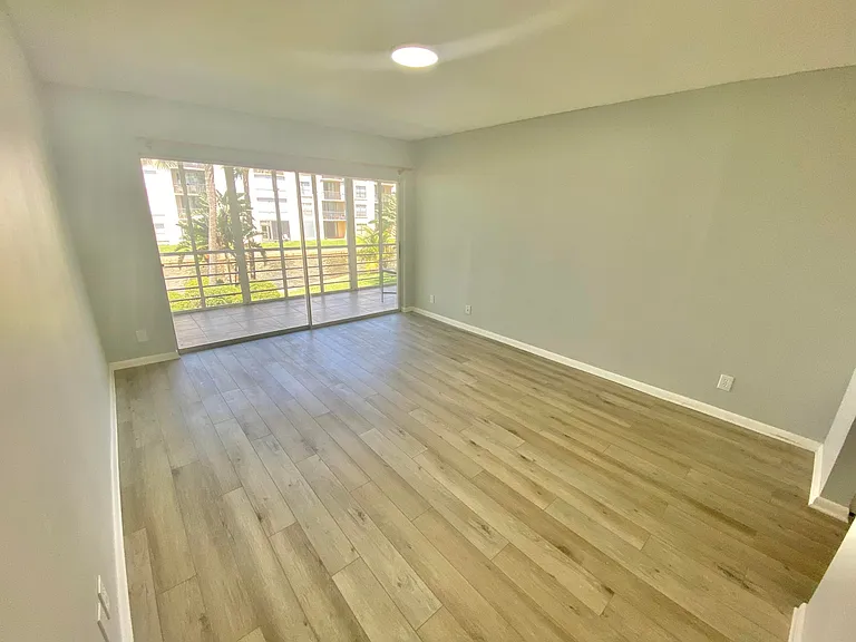 200 Waterway Dr S #208 — Photo 7