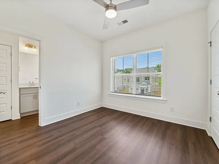 136 Huntley Knoll Dr — Photo 8