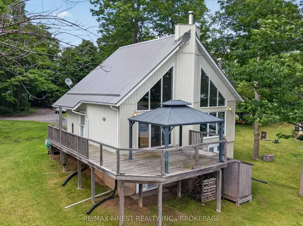 3459 Buck Point Rd, South Frontenac, ON K0H 1X0
