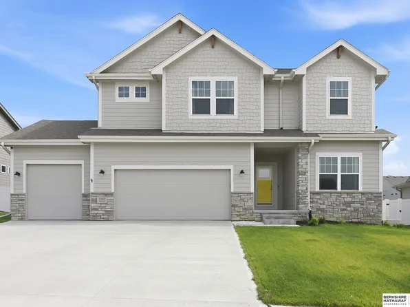 10907 Windward Ave, Papillion, NE 68046