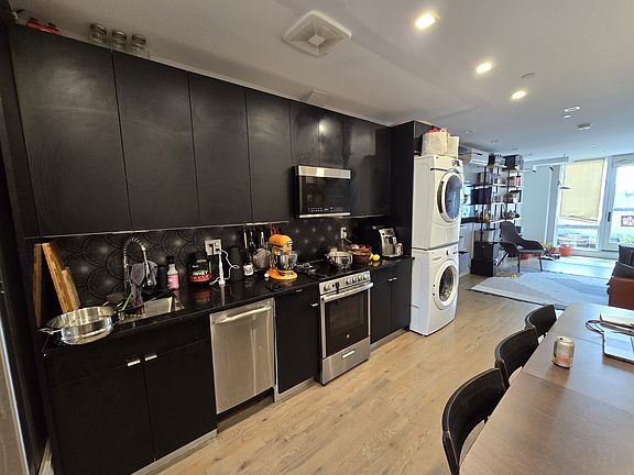 3rd image of 615 E 17th St #6D