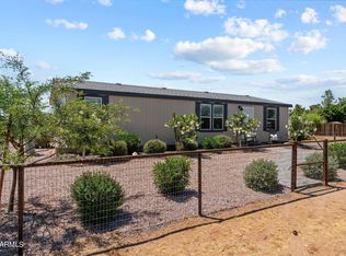 26730 S Hillward, Congress, AZ 85332