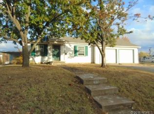 1107 N Cleveland Ave W, Sand Springs, OK 74063