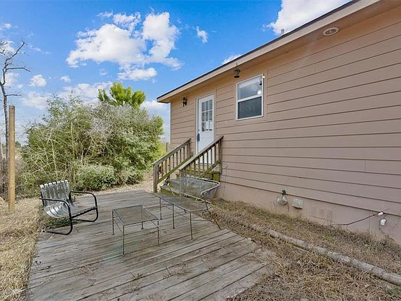 2nd image of 205 Lost Pines Dr
