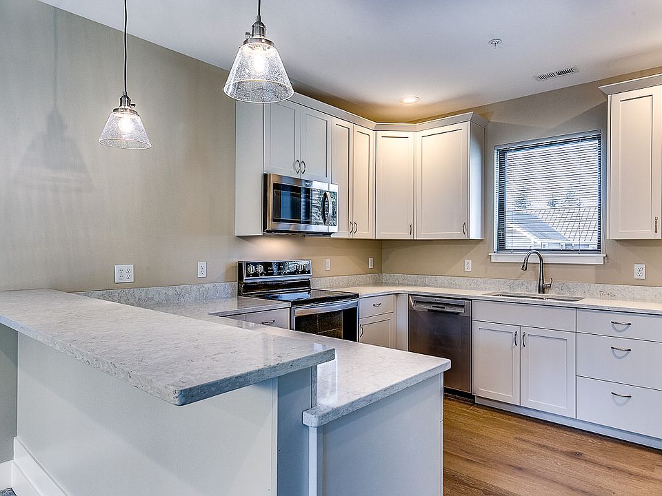 Another view of the kitchen