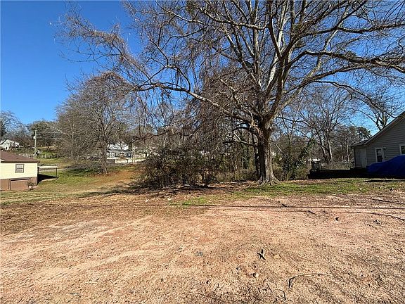 2nd image of 555 Lawrence St NE #1215