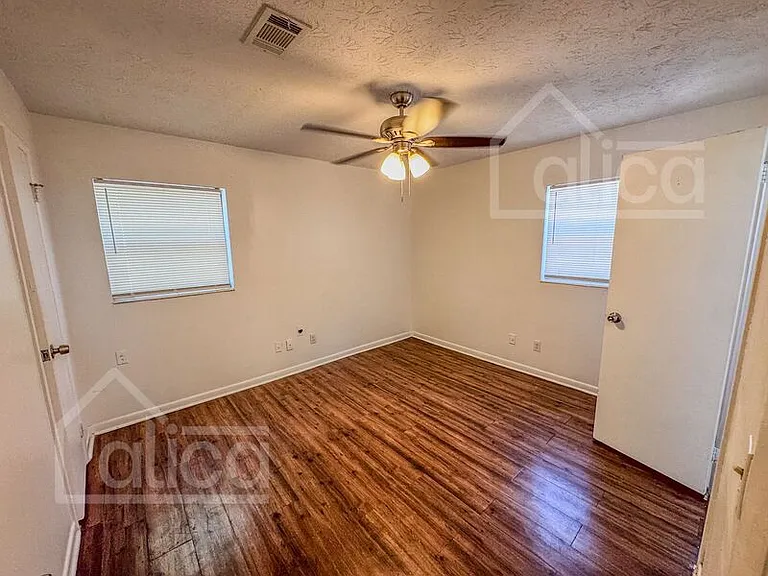 4448 Jade Dr E — Photo 10