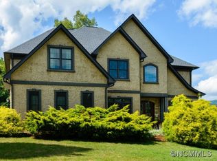 11 Willowside Ct, Fairview, NC 28730