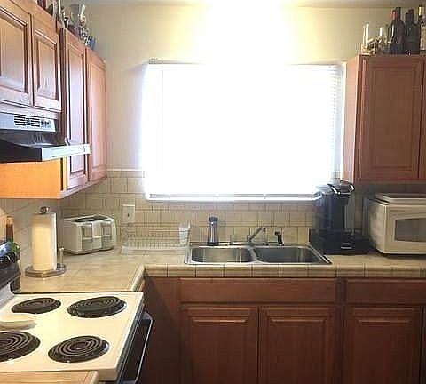 5th image of 1090 Lakebird Dr