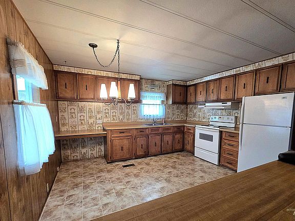 4th image of 2205 E Linden St Trailer 91