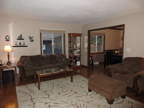 4th image of 304 Oak Forest Dr