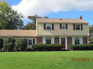 6 Horseshoe Bnd, New Windsor, NY 12553