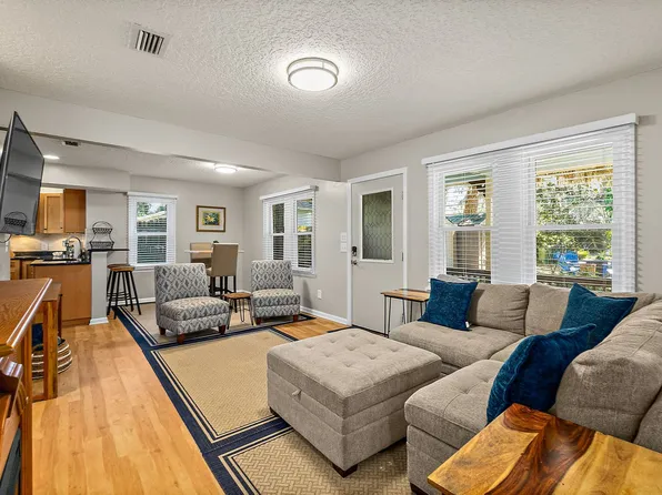 12 Sylvan Dr, Saint Augustine, FL