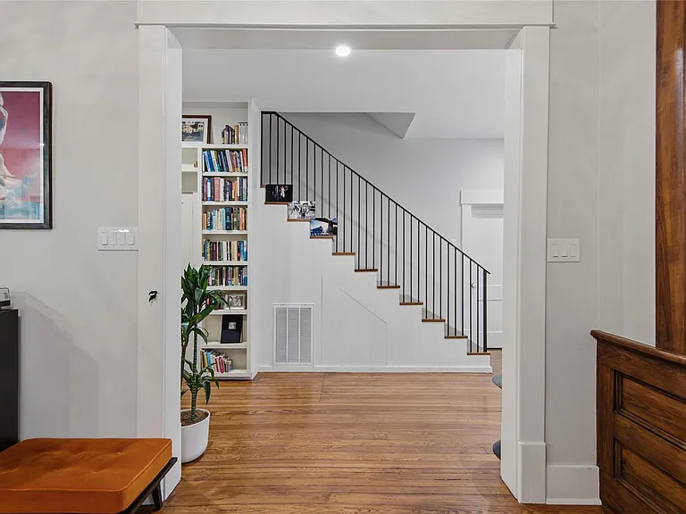 906 Willow St — Photo 4