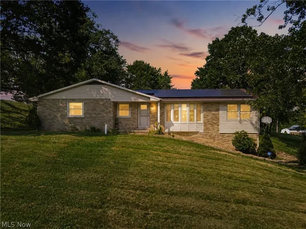 1700 Deerwood Cir SE, East Sparta, OH 44626