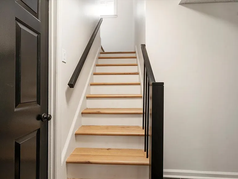Stairs to downstairs living area