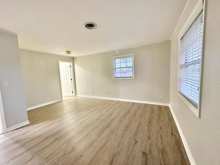 710 Morningside Dr — Photo 12