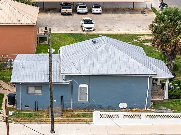5th image of 207 Ceylon & 665 E. Rio Grande Ste A