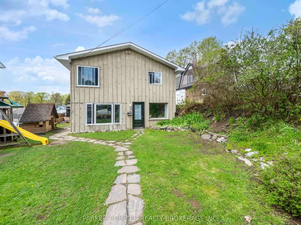 18 Winnifred Ave, Parry Sound, ON P2A 2E7