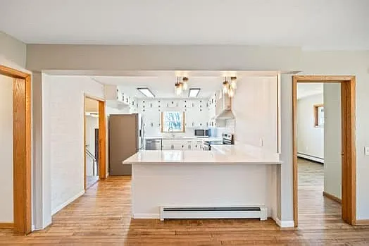 4 bed, 1718 sqft, $2,400 — Photo 2