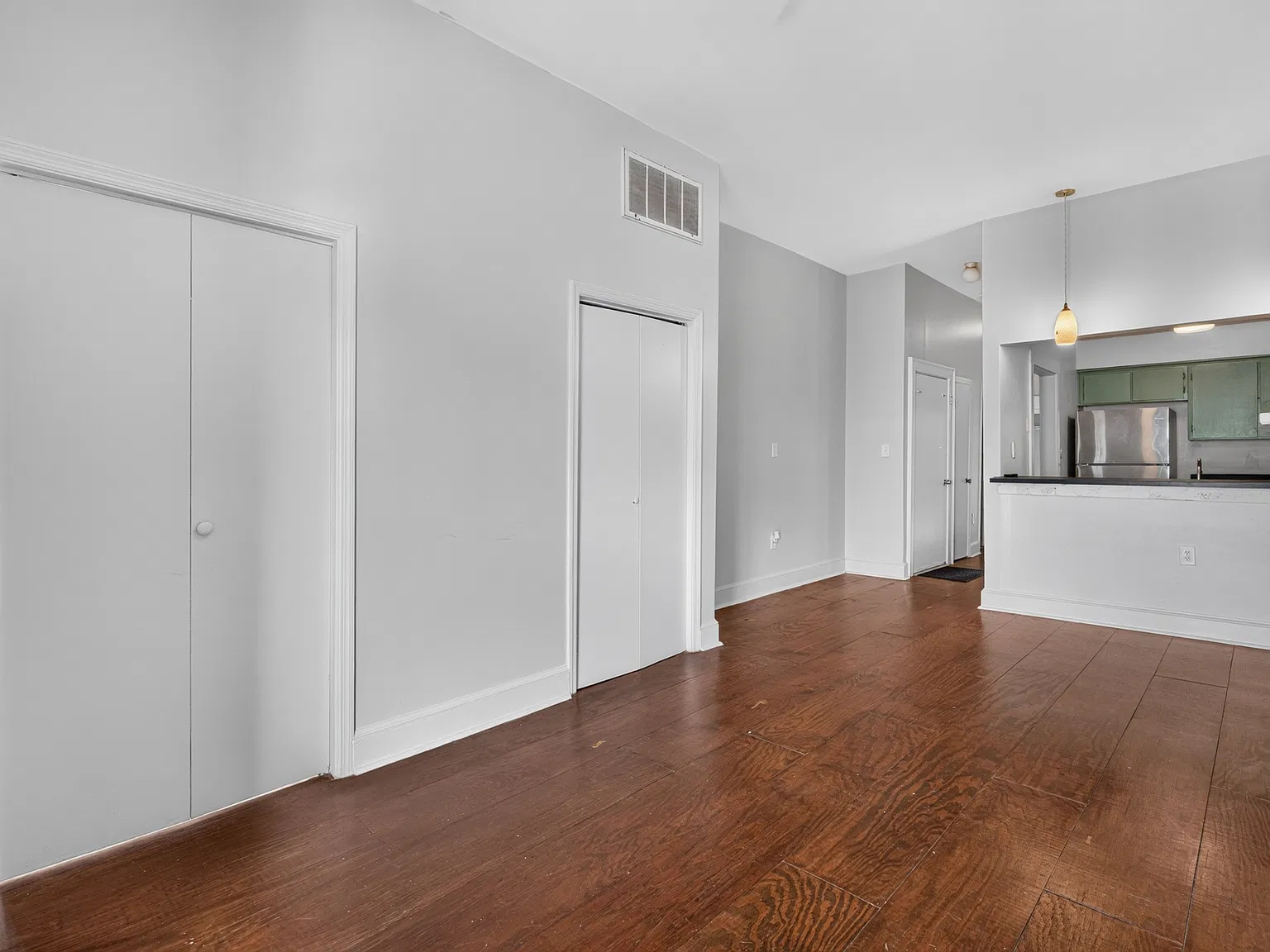 2 bed, 900 sqft, $1,895 — Photo 3