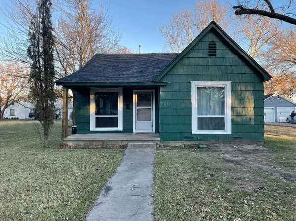 706 S Clements St, Gainesville, TX 76240