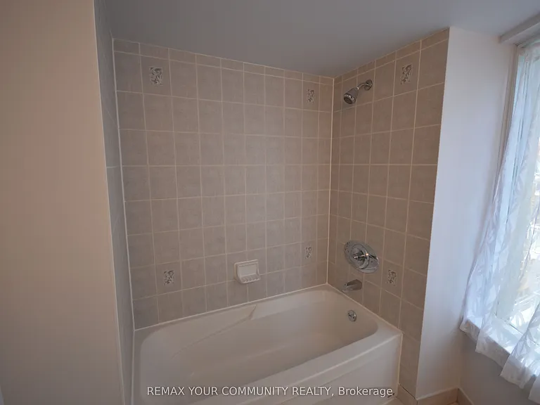 210 Victoria St #707 — Photo 4