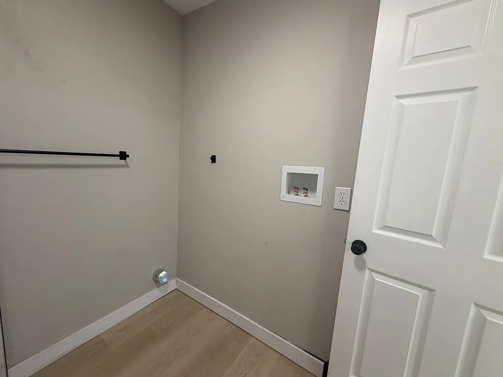 3 bed, $1,600 — Photo 2