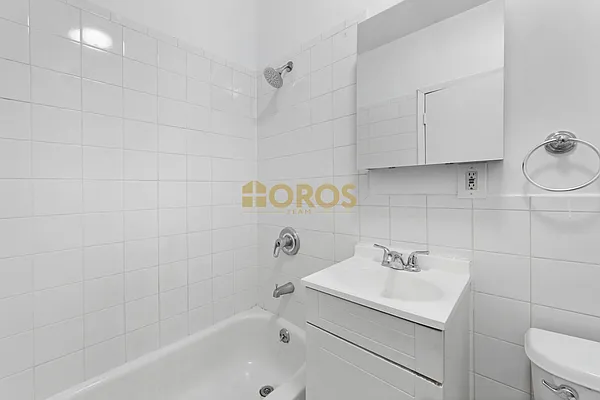 Rented by City Connections Realty | media 26