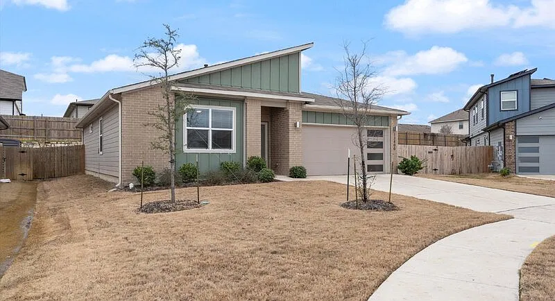 3 bed, 2.0 bath, 1472 sqft, $2,350 — Photo 4