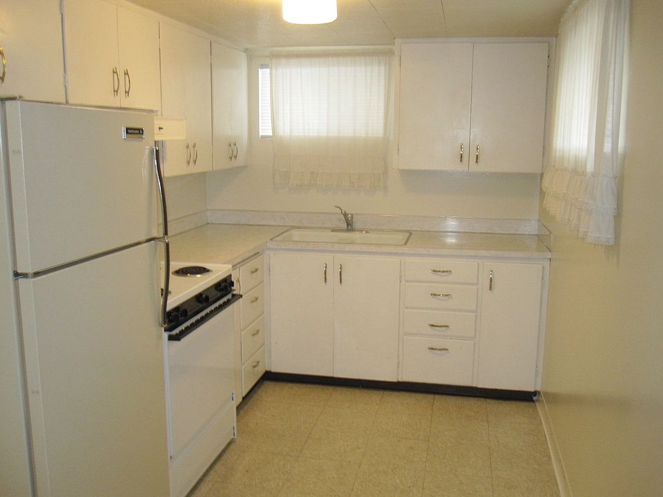 2nd image of 952 Canyon Rd APT 2